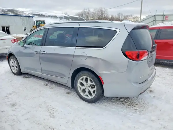2C4RC1EGXHR832781 2017 CHRYSLER PACIFICA - Image 2