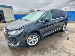 2C4RC1EGXHR833218 2017 CHRYSLER PACIFICA