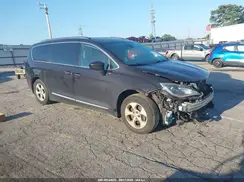 2C4RC1EGXHR845045 2017 CHRYSLER PACIFICA
