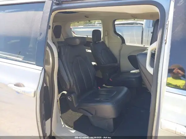 2C4RC1EGXJR101757 2018 CHRYSLER PACIFICA - Image 8