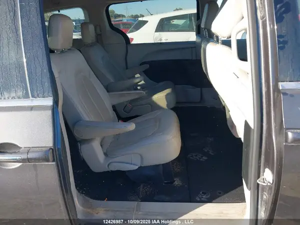 2C4RC1EGXJR102973 2018 CHRYSLER PACIFICA - Image 8