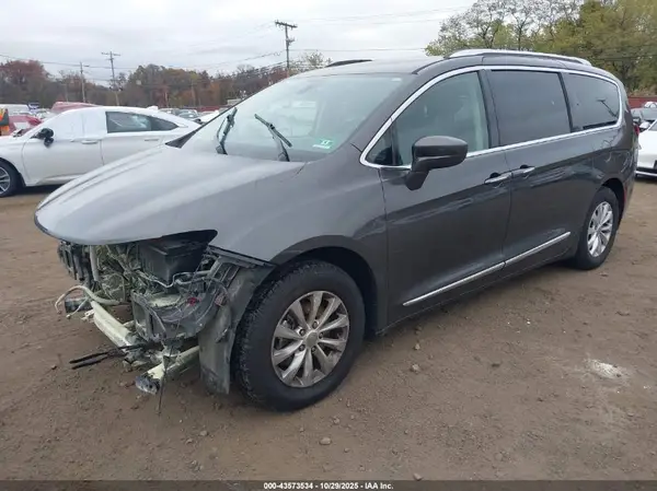 2C4RC1EGXJR104075 2018 CHRYSLER PACIFICA - Image 2