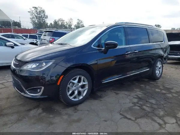 2C4RC1EGXJR112743 2018 CHRYSLER PACIFICA - Image 2