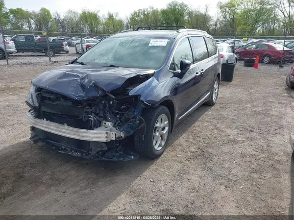 2C4RC1EGXJR115464 2018 CHRYSLER PACIFICA - Image 2