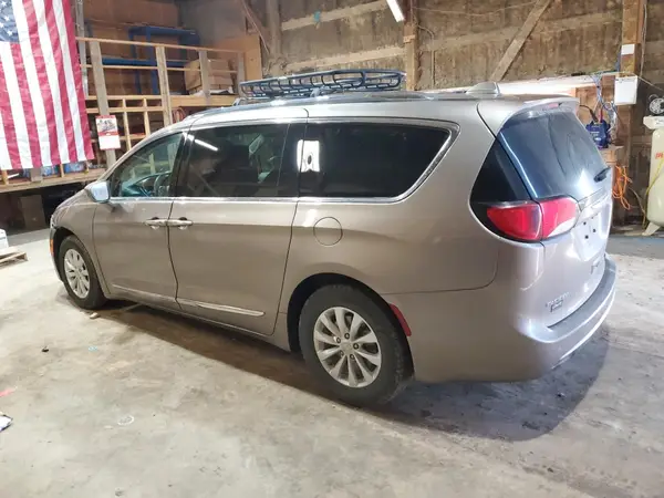 2C4RC1EGXJR121040 2018 CHRYSLER PACIFICA - Image 2