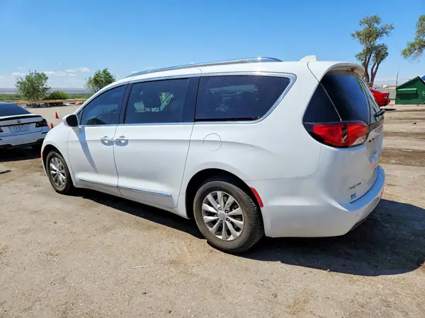 2C4RC1EGXJR149906 2018 CHRYSLER PACIFICA - Image 2
