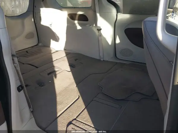 2C4RC1EGXJR154555 2018 CHRYSLER PACIFICA - Image 8