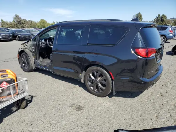 2C4RC1EGXJR168245 2018 CHRYSLER PACIFICA - Image 2