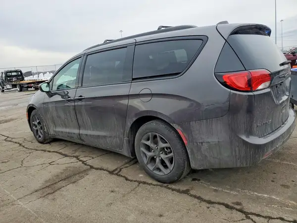 2C4RC1EGXJR227889 2018 CHRYSLER PACIFICA - Image 2