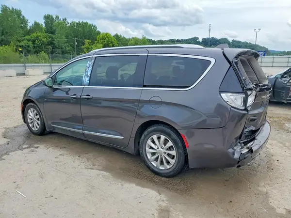 2C4RC1EGXJR260861 2018 CHRYSLER PACIFICA - Image 2