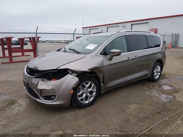 2C4RC1EGXJR271312 2018 CHRYSLER PACIFICA - Image 2