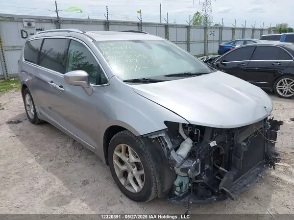 2C4RC1EGXJR286828 2018 CHRYSLER PACIFICA - Image 1