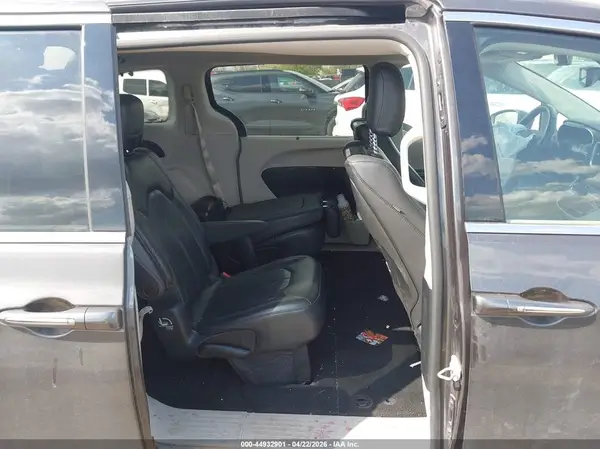 2C4RC1EGXJR352133 2018 CHRYSLER PACIFICA - Image 8