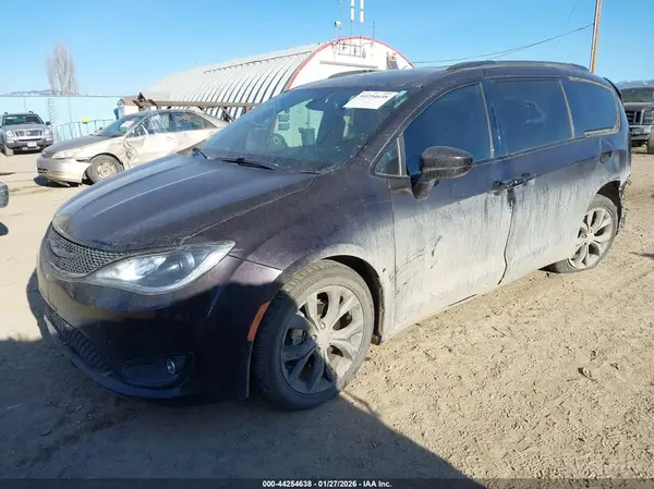 2C4RC1EGXJR365352 2018 CHRYSLER PACIFICA - Image 2