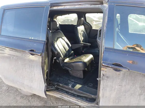 2C4RC1EGXJR365352 2018 CHRYSLER PACIFICA - Image 8