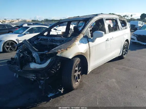 2C4RC1EGXKR528566 2019 CHRYSLER PACIFICA - Image 2