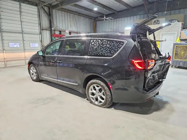 2C4RC1EGXKR576455 2019 CHRYSLER PACIFICA - Image 2