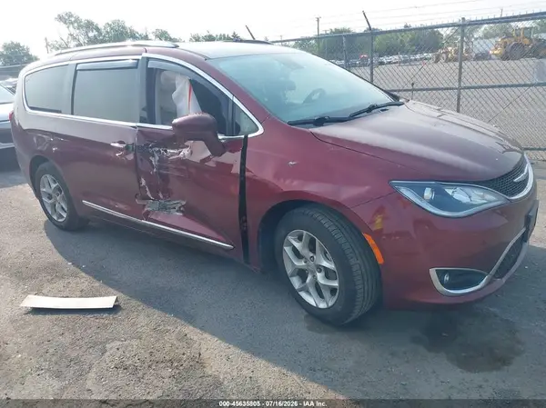 2C4RC1EGXKR589920 2019 CHRYSLER PACIFICA - Image 1