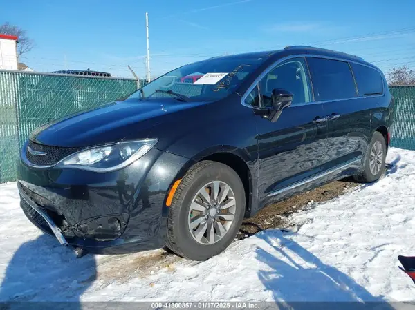 2C4RC1EGXKR617263 2019 CHRYSLER PACIFICA - Image 2