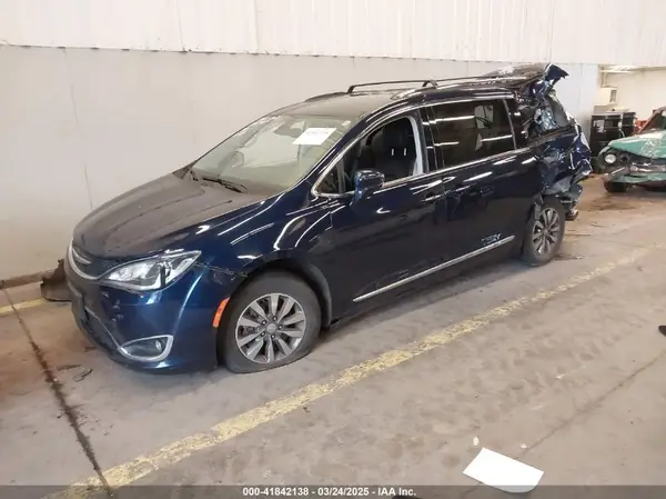 2C4RC1EGXLR172864 2020 CHRYSLER PACIFICA - Image 2