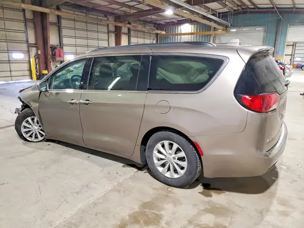 2C4RC1FG0JR112393 2018 CHRYSLER PACIFICA - Image 2