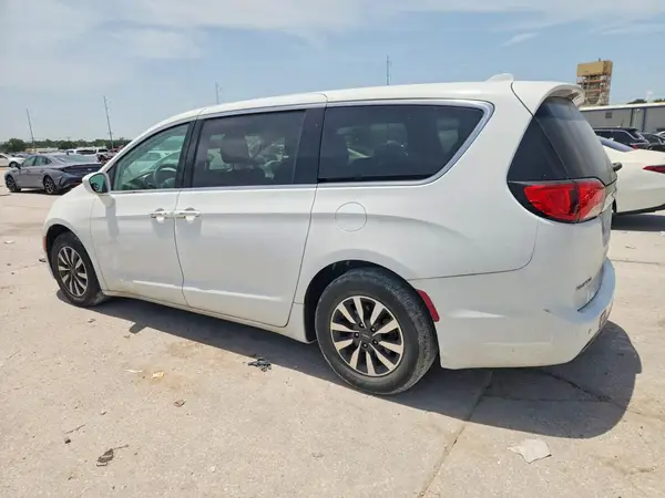 2C4RC1FG0JR125550 2018 CHRYSLER PACIFICA - Image 2