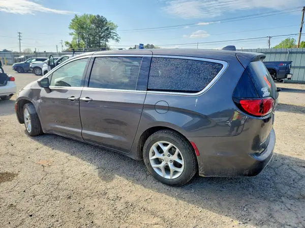 2C4RC1FG0JR125712 2018 CHRYSLER PACIFICA - Image 2