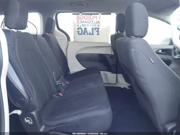 2C4RC1FG0JR126150 2018 CHRYSLER PACIFICA - Image 8