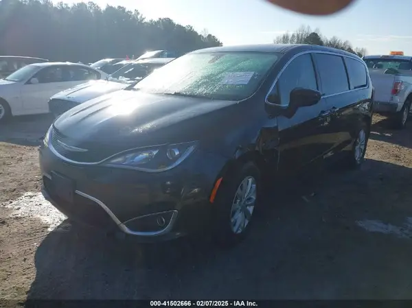 2C4RC1FG0JR132658 2018 CHRYSLER PACIFICA - Image 2