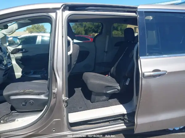 2C4RC1FG0JR150111 2018 CHRYSLER PACIFICA - Image 8