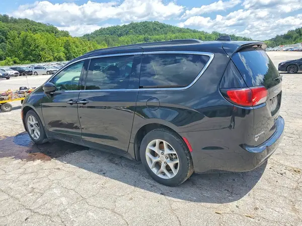 2C4RC1FG0JR157401 2018 CHRYSLER PACIFICA - Image 2