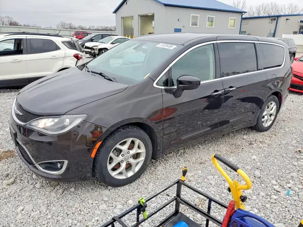 2C4RC1FG0JR172318 2018 CHRYSLER PACIFICA - Image 1