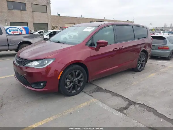 2C4RC1FG0JR204622 2018 CHRYSLER PACIFICA - Image 2