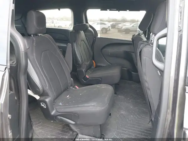 2C4RC1FG0JR227009 2018 CHRYSLER PACIFICA - Image 8