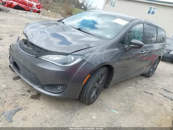 2C4RC1FG0JR227382 2018 CHRYSLER PACIFICA - Image 2