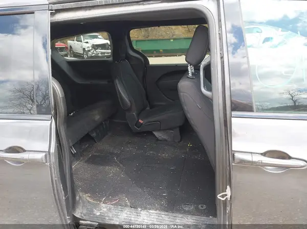 2C4RC1FG0JR227382 2018 CHRYSLER PACIFICA - Image 8