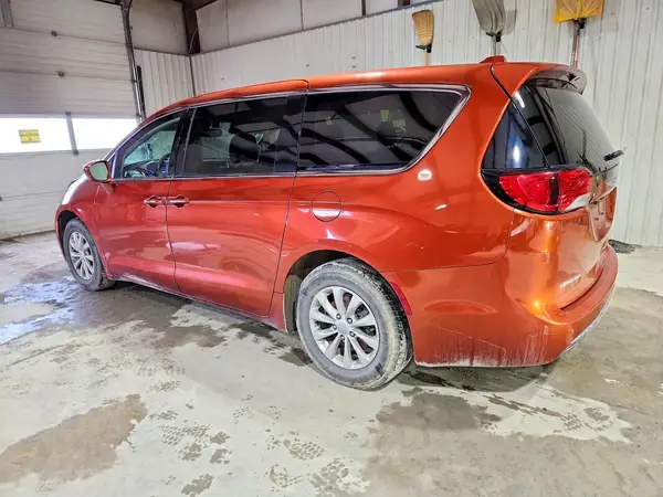 2C4RC1FG0JR279126 2018 CHRYSLER PACIFICA - Image 2