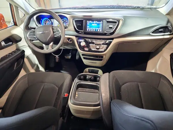 2C4RC1FG0JR279126 2018 CHRYSLER PACIFICA - Image 8