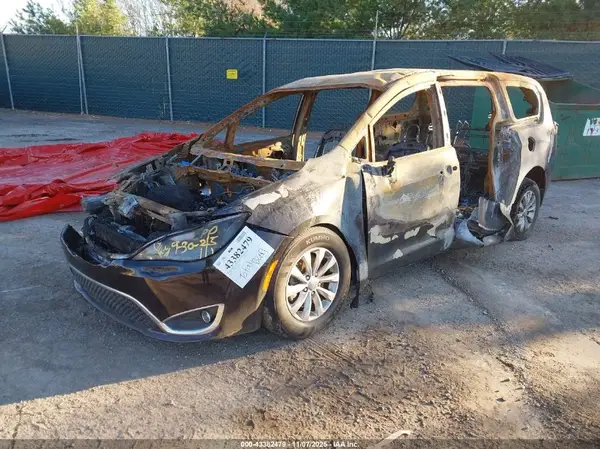 2C4RC1FG0JR279370 2018 CHRYSLER PACIFICA - Image 2