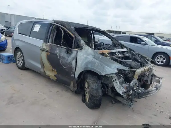 2C4RC1FG0JR279837 2018 CHRYSLER PACIFICA - Image 1