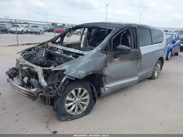 2C4RC1FG0JR279837 2018 CHRYSLER PACIFICA - Image 2