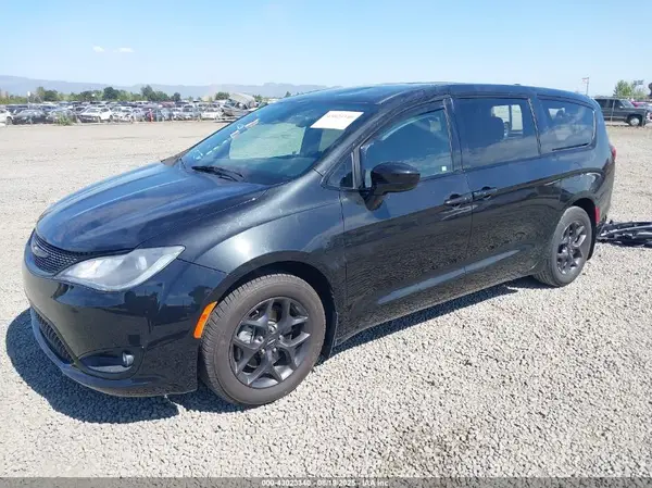 2C4RC1FG0JR287405 2018 CHRYSLER PACIFICA - Image 2