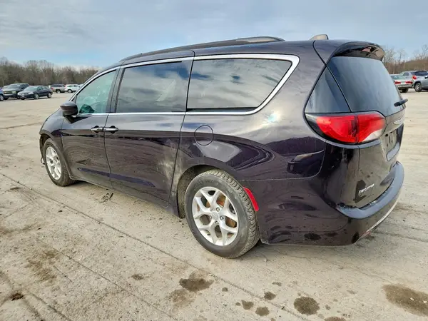 2C4RC1FG0JR356951 2018 CHRYSLER PACIFICA - Image 2