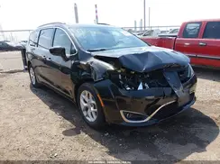 2C4RC1FG0KR528672 2019 CHRYSLER PACIFICA