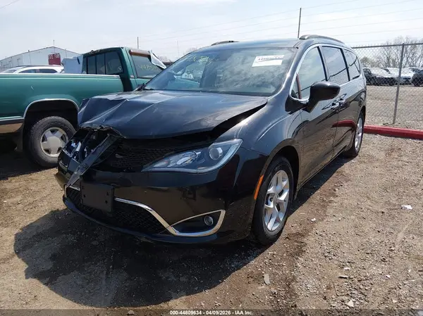 2C4RC1FG0KR528672 2019 CHRYSLER PACIFICA - Image 2