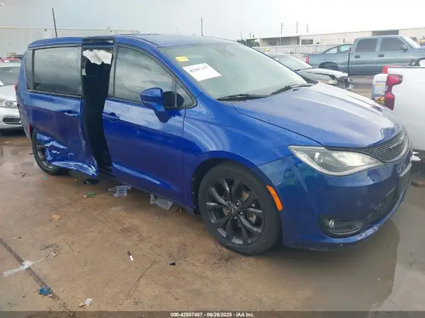 2C4RC1FG0KR581646 2019 CHRYSLER PACIFICA - Image 1