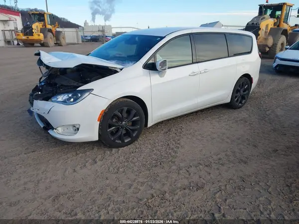 2C4RC1FG0KR583610 2019 CHRYSLER PACIFICA - Image 2