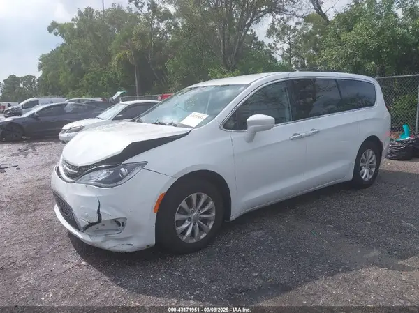 2C4RC1FG0KR604701 2019 CHRYSLER PACIFICA - Image 2