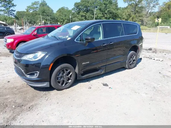 2C4RC1FG0LR128709 2020 CHRYSLER PACIFICA - Image 2