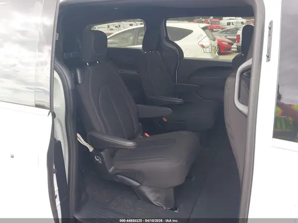 2C4RC1FG0RR145695 2024 CHRYSLER PACIFICA - Image 8